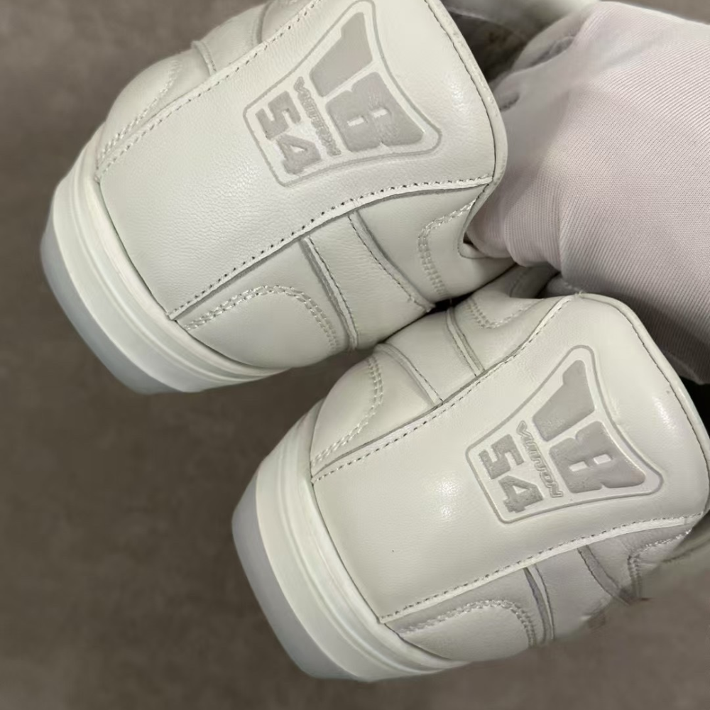 White Footprint Soccer Sneaker Designer Sneakers for Men