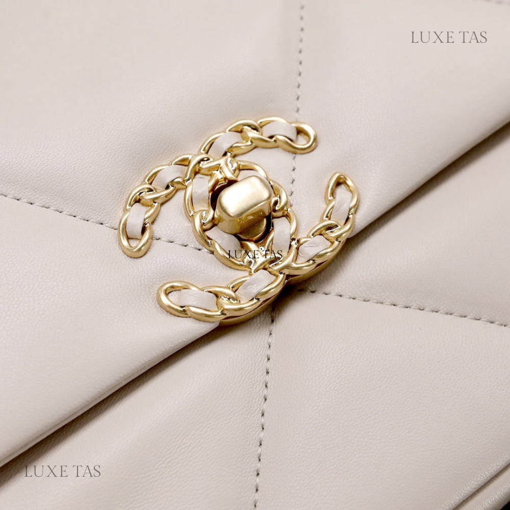 White Lambskin CHNL 19 Handbag