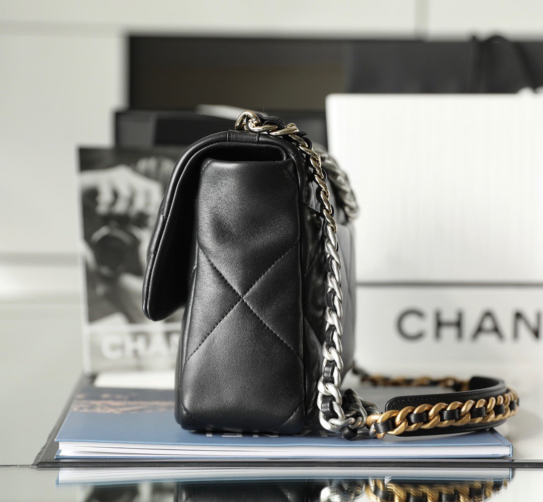 Black Quilted Maxi CHNL19 Flap Blag