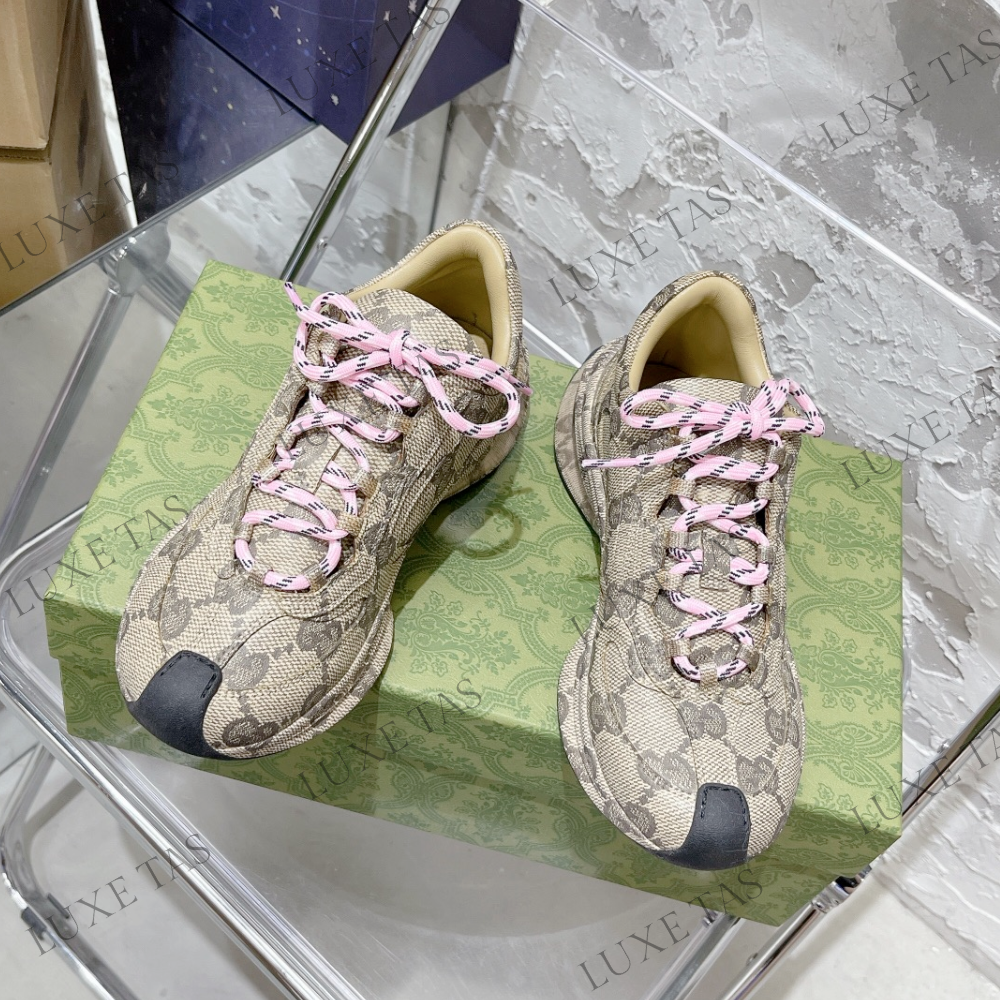 Beige Ebony GG Run Sneaker Designer Sneakers for Women Luxe Tas