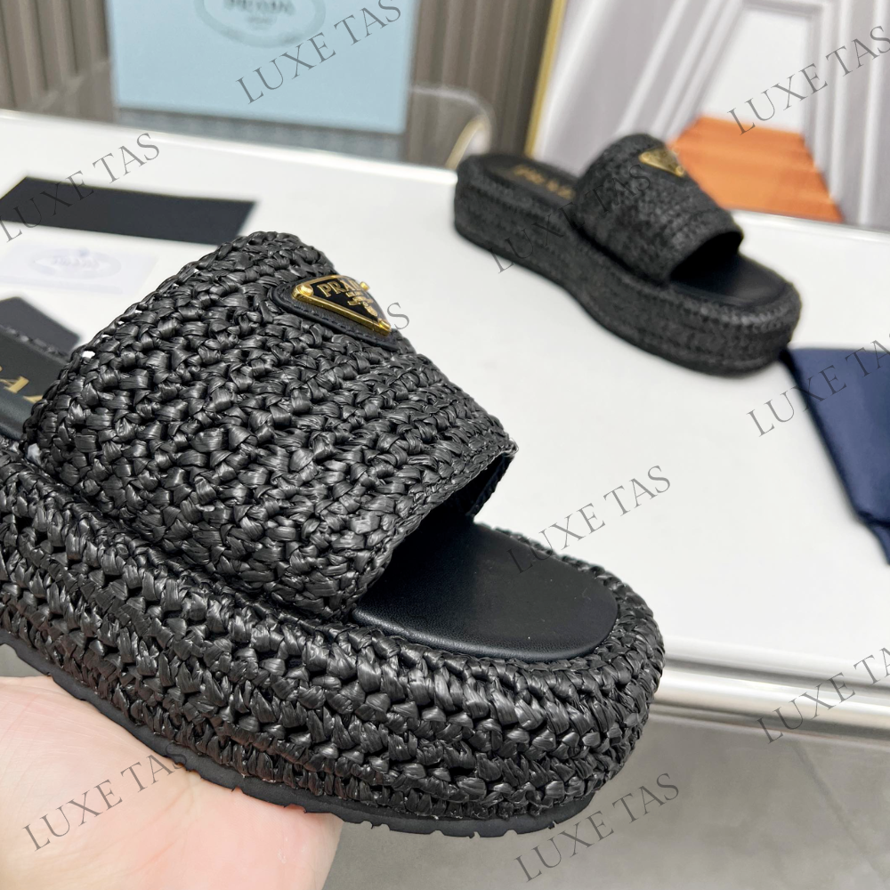 Black Crochet Flatform Slides