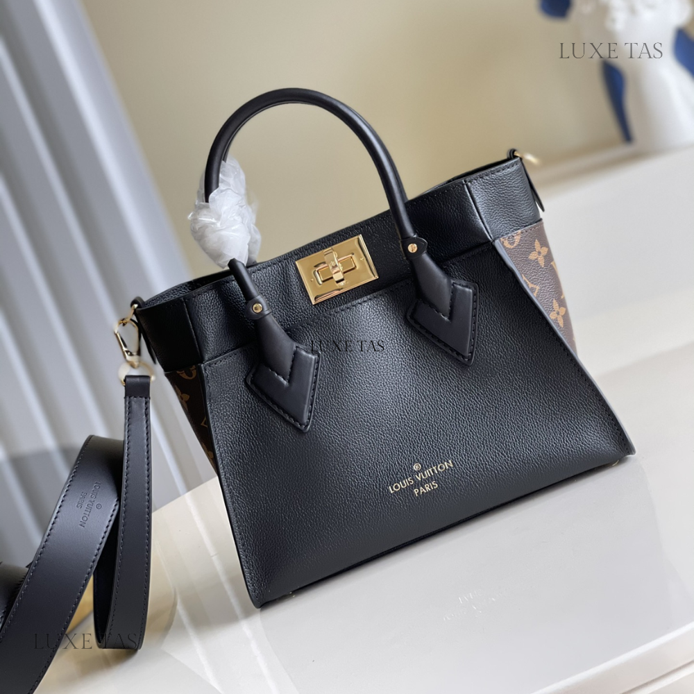 Black On My Side PM - Leather Handbag for Women