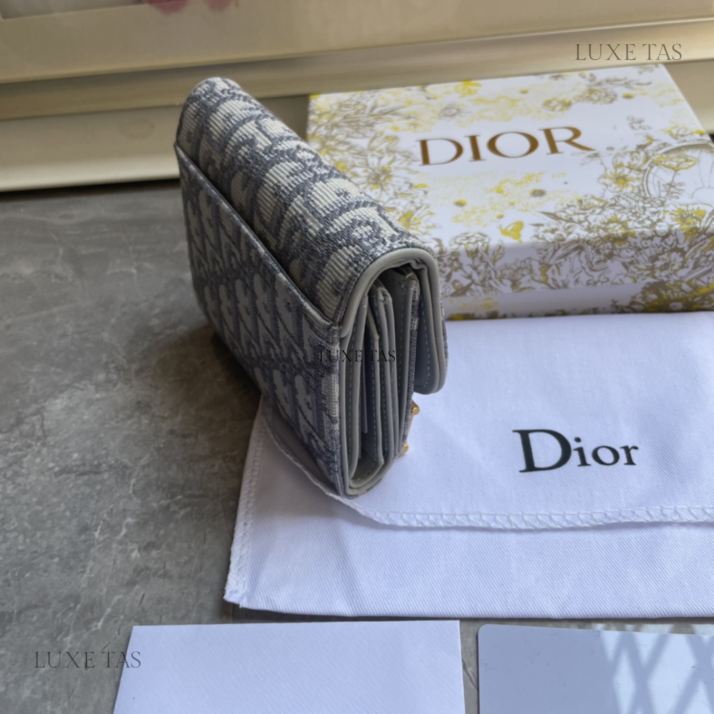 Dior woman wallet sale