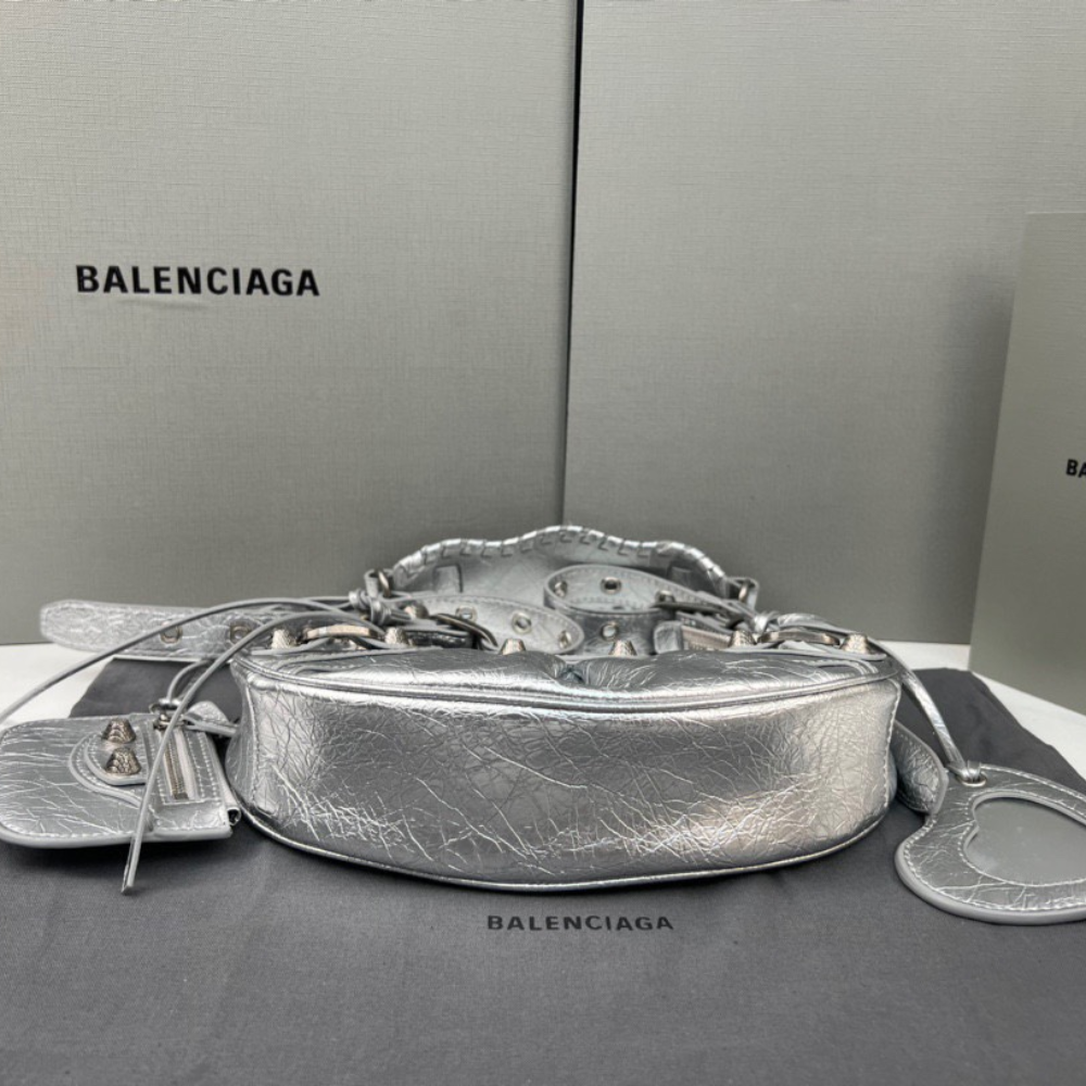 Le Cagole XS Metallized In Silver Leather Shoulder Bag for Women