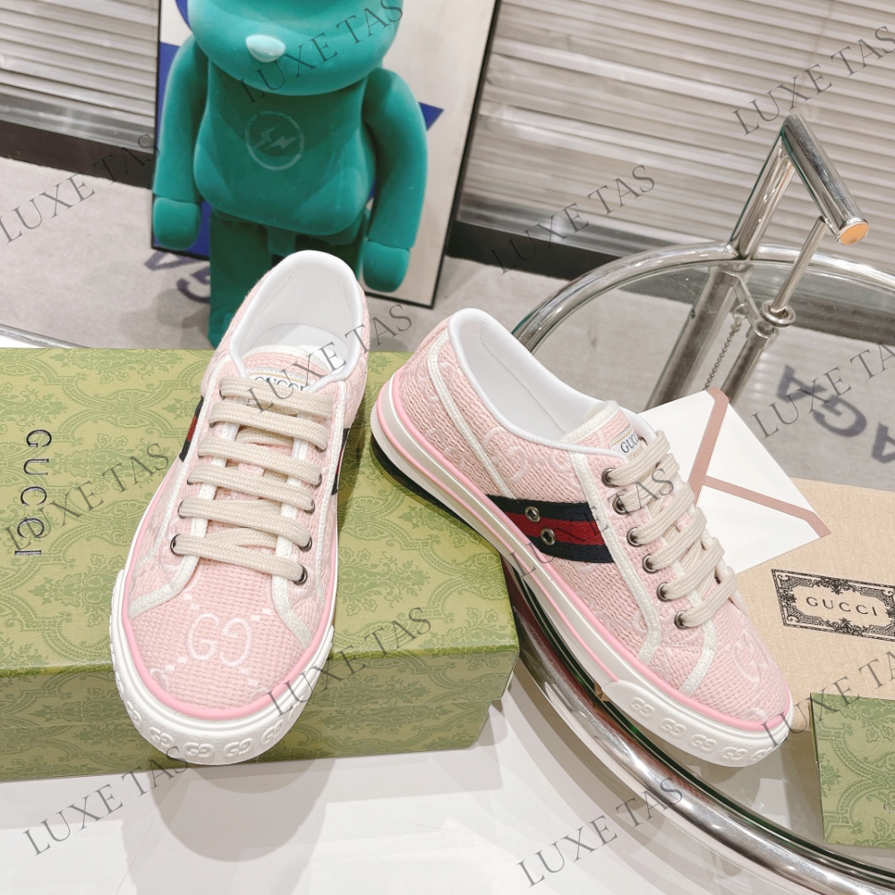 Gucci shoes 2025 women pink