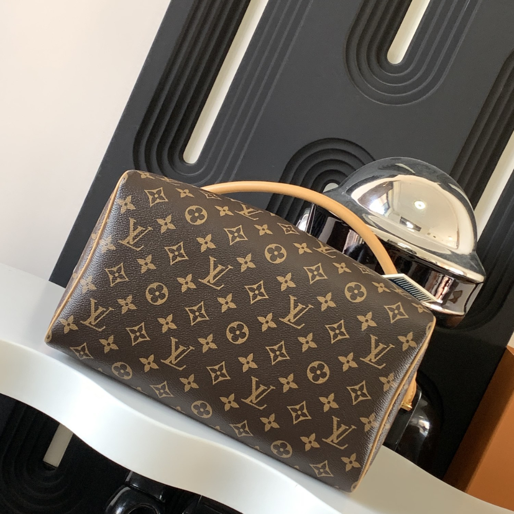 Monogram Red Speedy Soft 30 Crafty Leather Handbag for Men and Women
