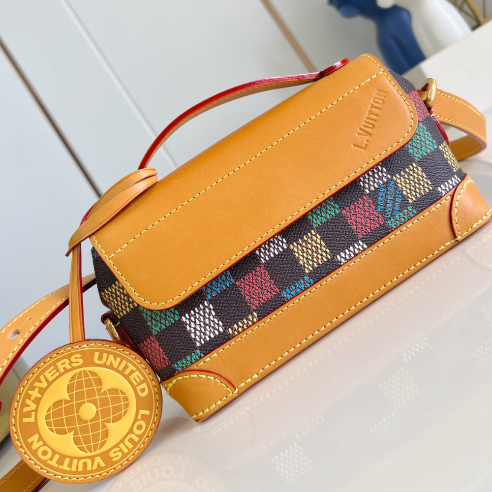 Multicolor Steamer East West Wearable Wallet Leather Crossbody Bag for Men