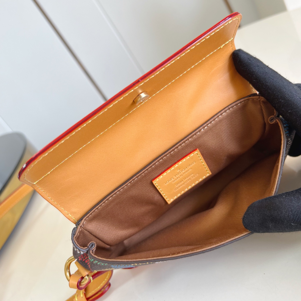 Multicolor Steamer East West Wearable Wallet Leather Crossbody Bag for Men
