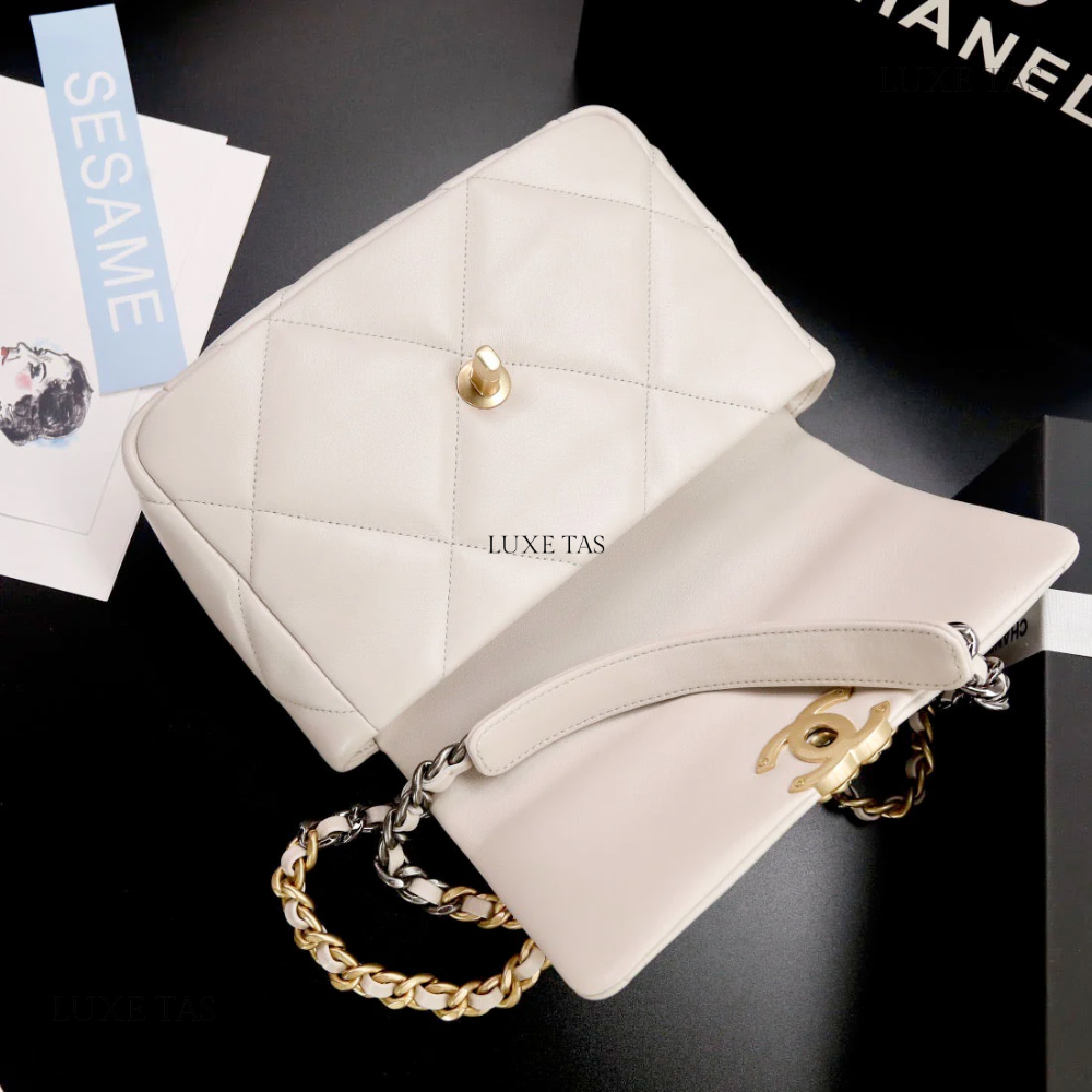 White Lambskin CHNL 19 Handbag