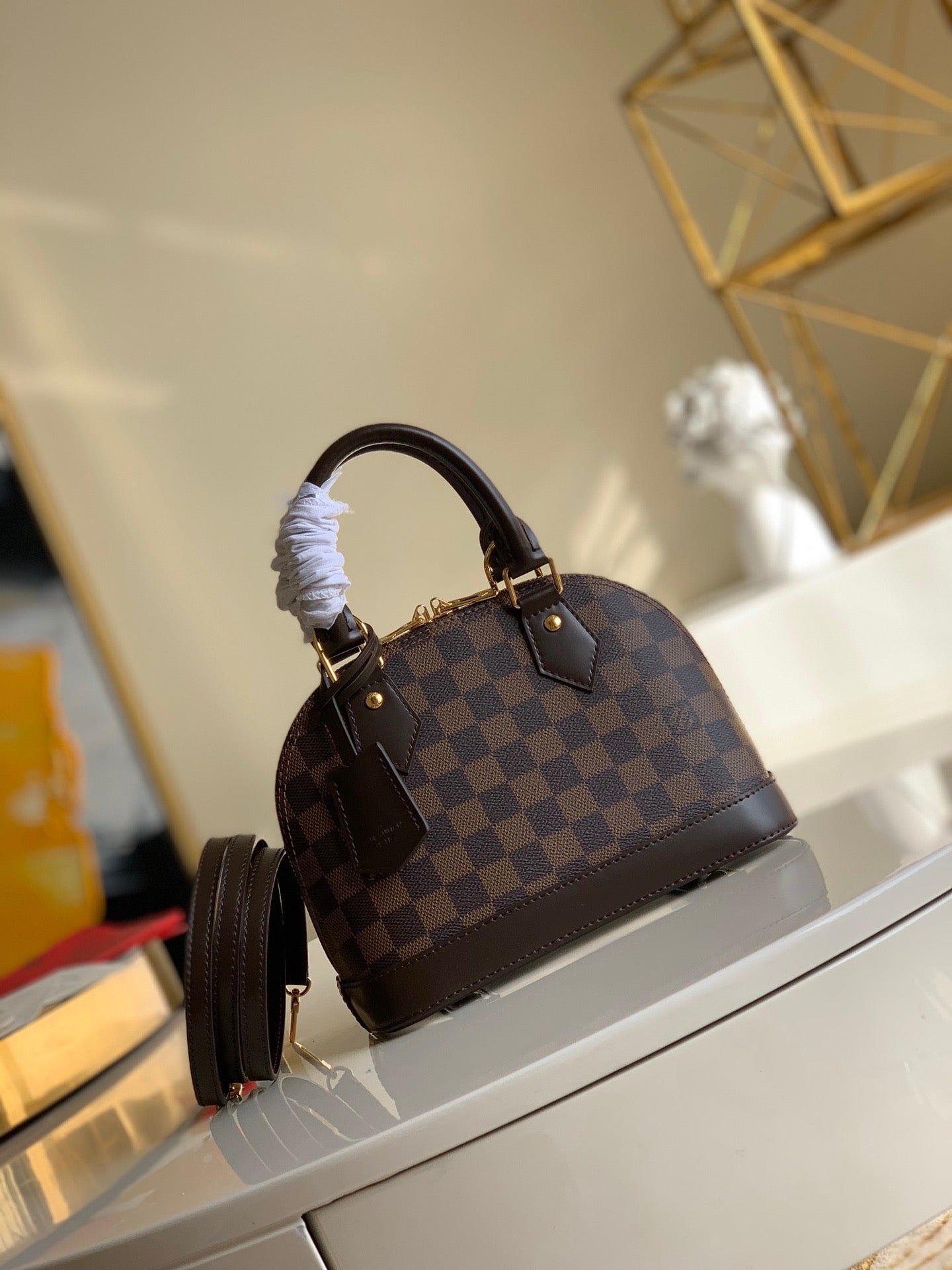 tas handbag Louis Vuitton Alma Damier Hand Bag